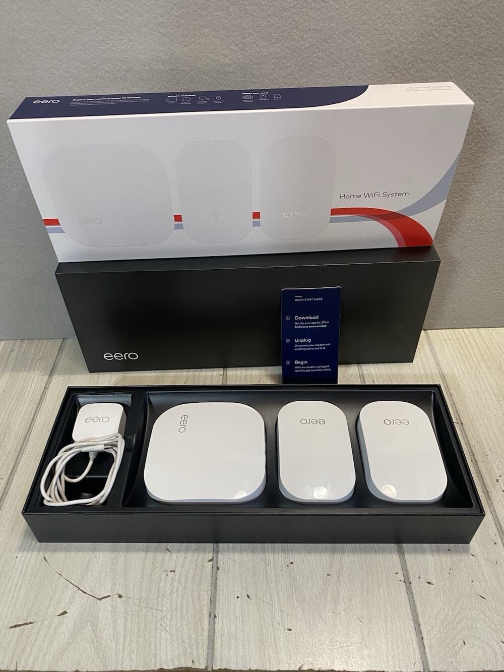Eero Pro B010001 Router & 2 Beacons D010001 Mesh Wi-Fi System